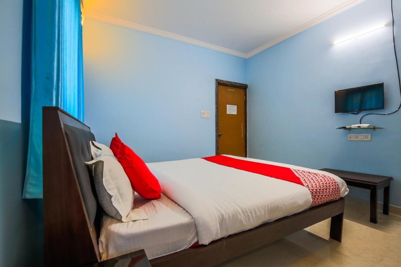 Oyo 15626 The Sovva Hotel Morjim Ngoại thất bức ảnh