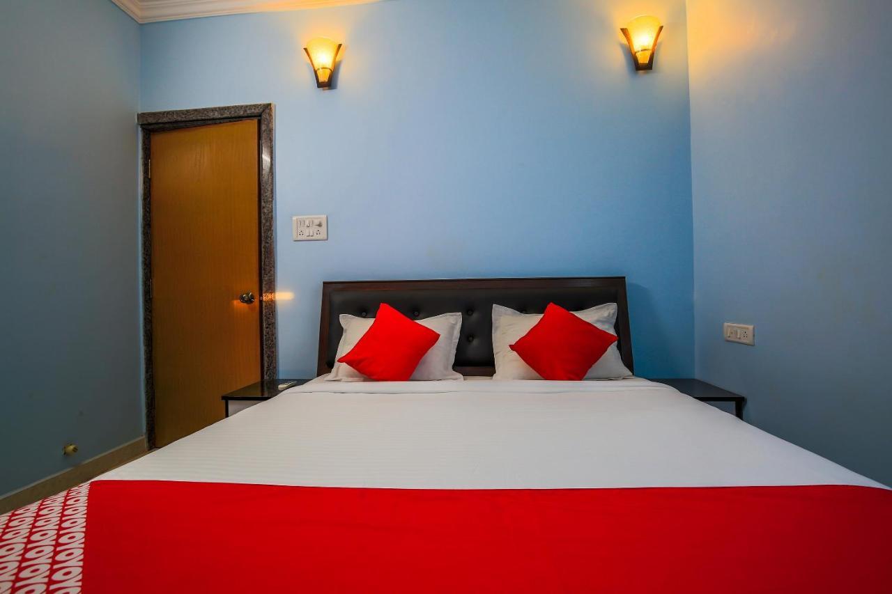 Oyo 15626 The Sovva Hotel Morjim Ngoại thất bức ảnh
