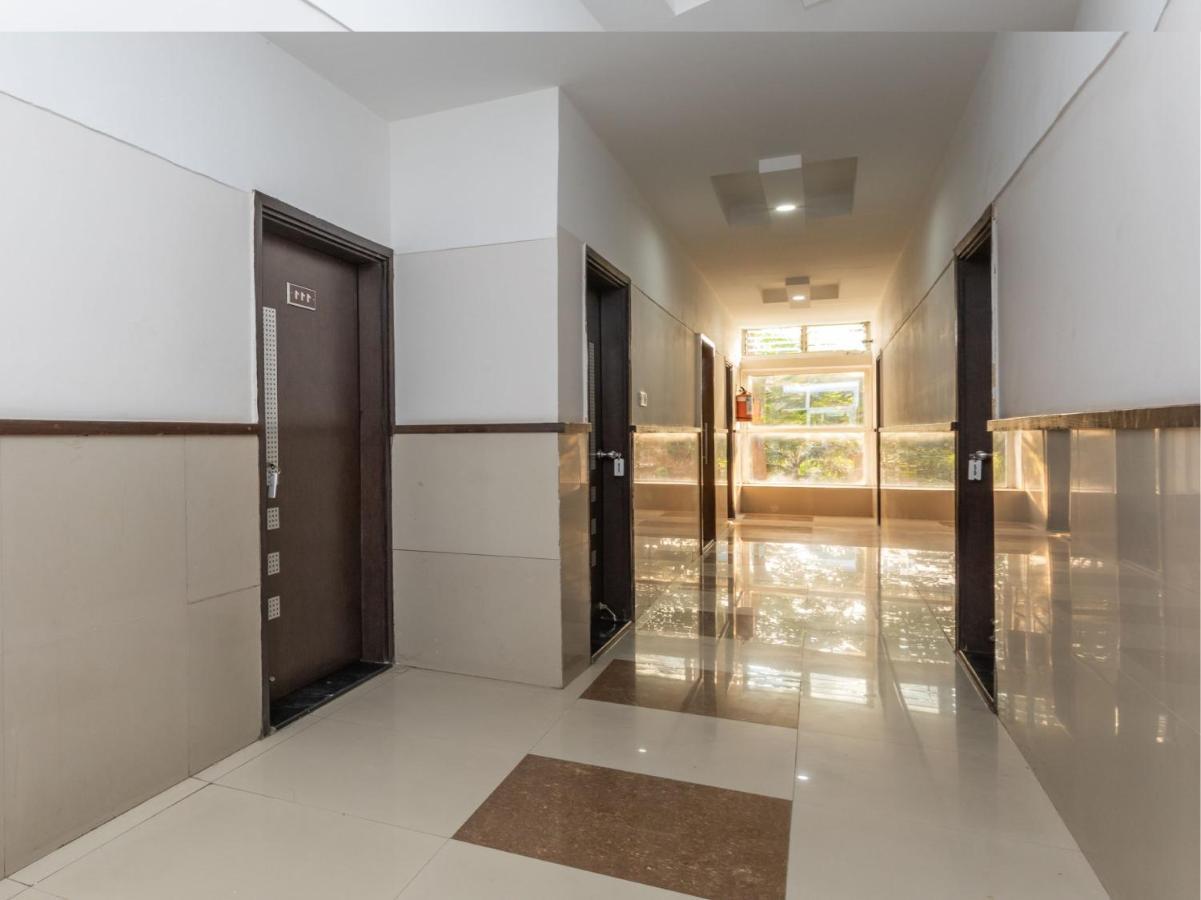Oyo 15626 The Sovva Hotel Morjim Ngoại thất bức ảnh