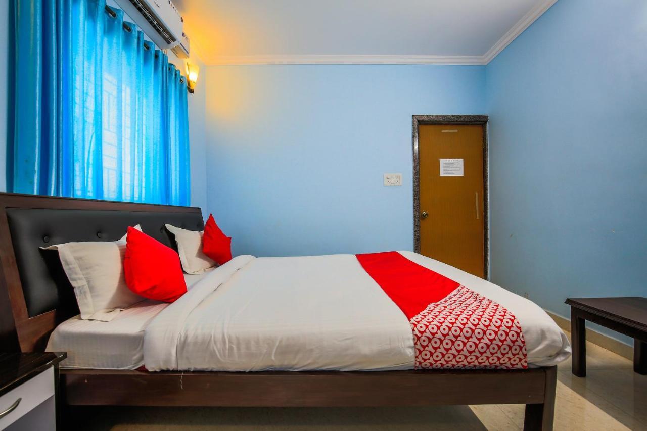Oyo 15626 The Sovva Hotel Morjim Ngoại thất bức ảnh
