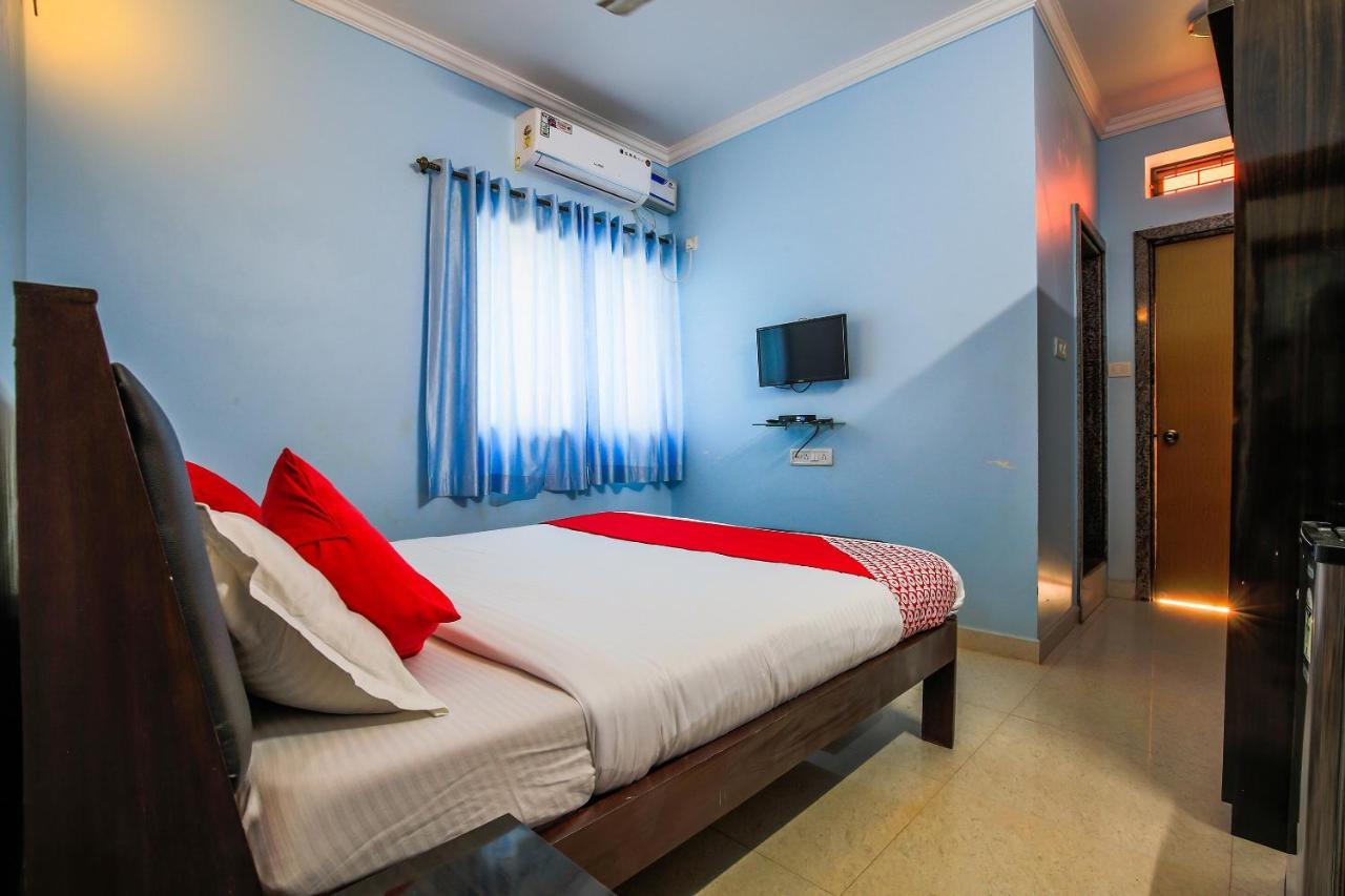 Oyo 15626 The Sovva Hotel Morjim Ngoại thất bức ảnh