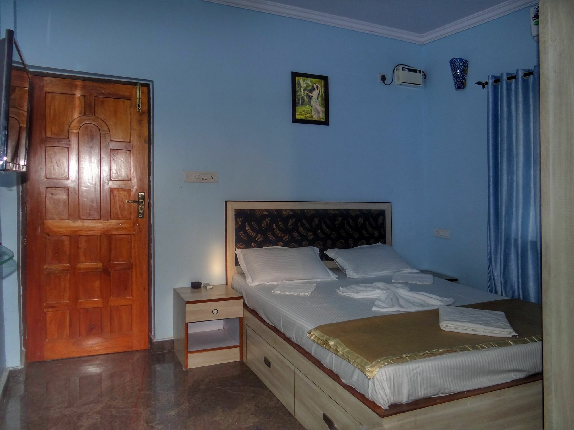 Oyo 15626 The Sovva Hotel Morjim Ngoại thất bức ảnh